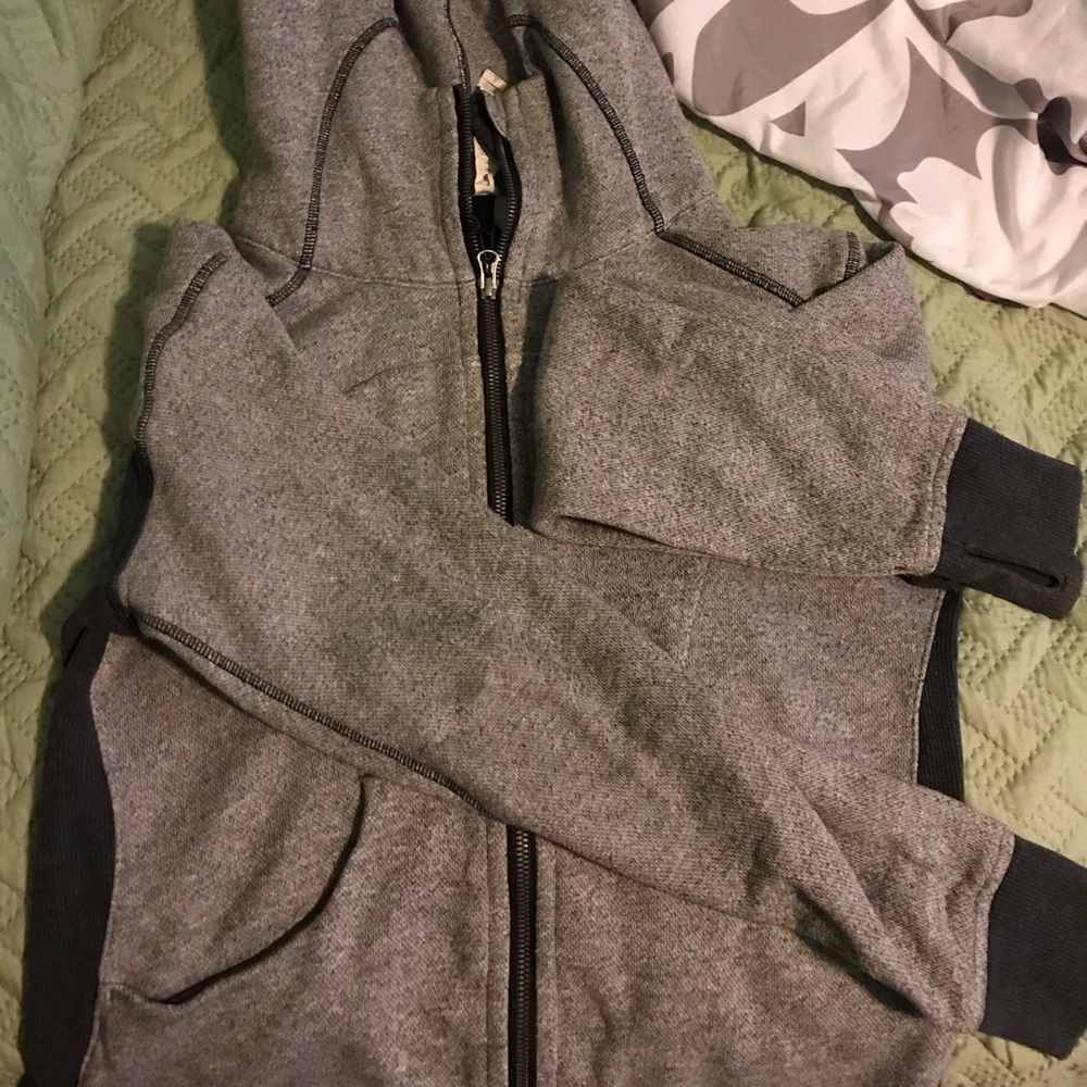 Lululemon // Zip up sweatshirt